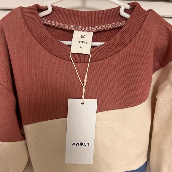 Wynken Wave Sweatshirt Size 3Y
NWT! - Picture 7 of 11